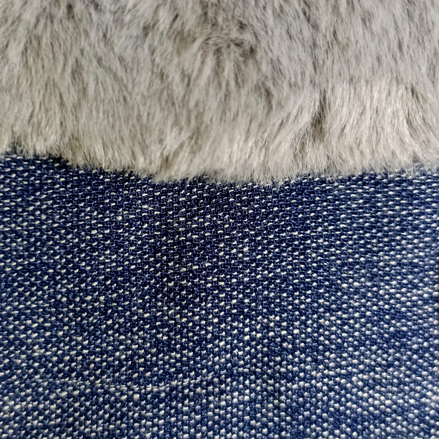 Chamarra de mezclilla con peluche