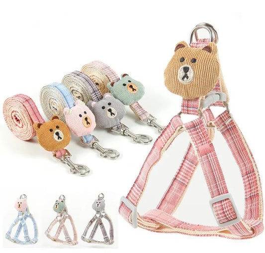 Arnés estampado de cuadros con osito de peluche