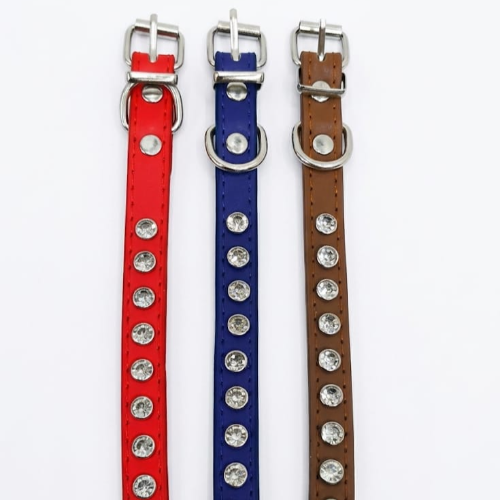 Collar de piel con diamantes