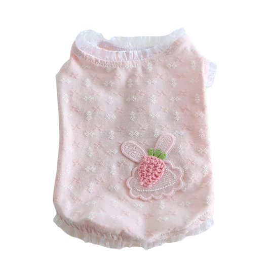 Blusa rosa con aplicación de fresa