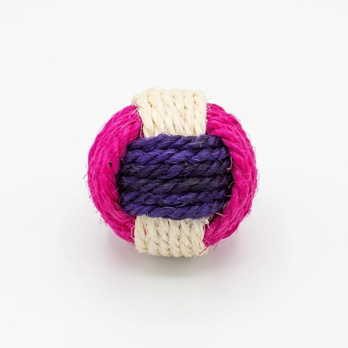 Pelota de sisal con canica